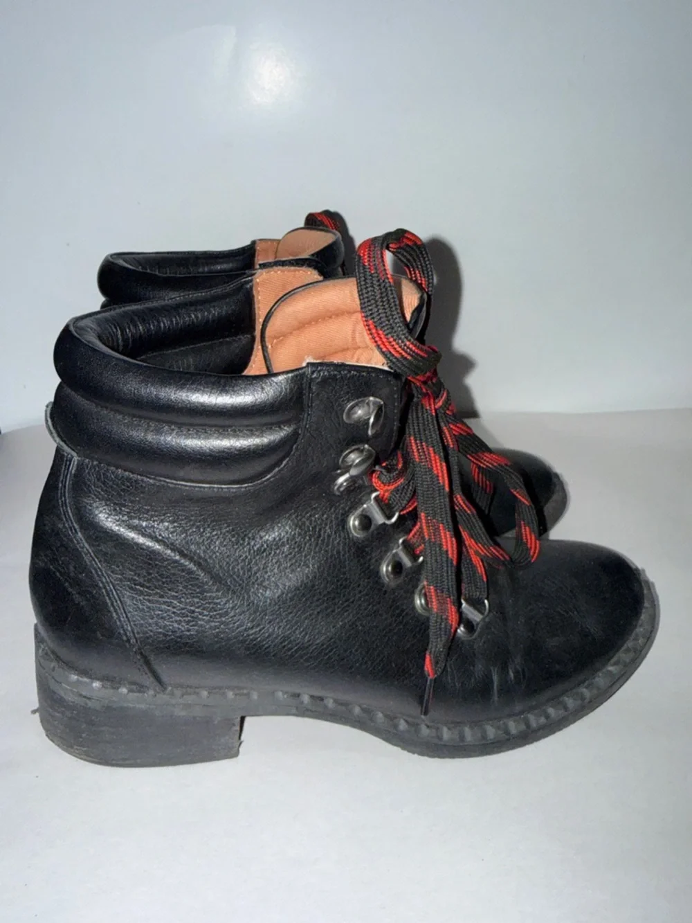 Gentle souls by Kenneth Cole Brooklyn lace up boot size 8